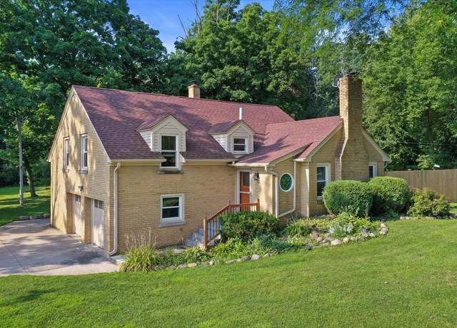Property at 4321 4th St, Kenosha, WI 53144, 3 beds, 2 baths