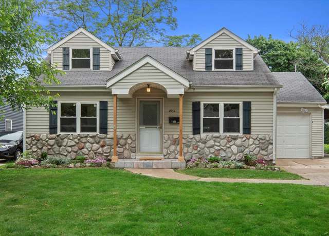 Property at 2934 S 53rd St, Milwaukee, WI 53219, 3 beds, 2.5 baths