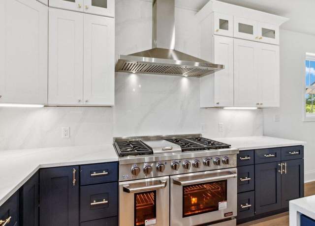 Property at 713 Greenview Cir Unit 55-35, Lake Geneva, WI 53147, 4 beds, 3.5 baths
