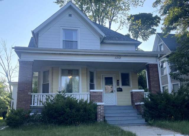 Property at 1312 Carlisle Ave, Racine, WI 53404, 5 beds, 2 baths