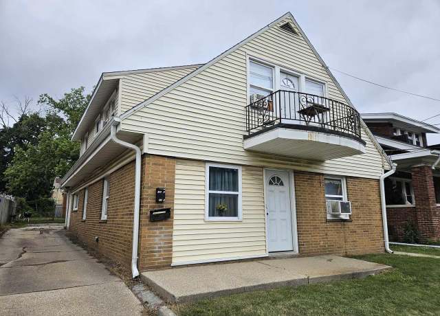 Property at 1228 Marquette St, Racine, WI 53404, 6 beds, 2 baths