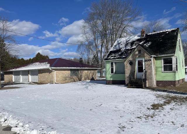 Property at 131 Mckinley St, Two Rivers, WI 54241, 2 beds, 2 baths