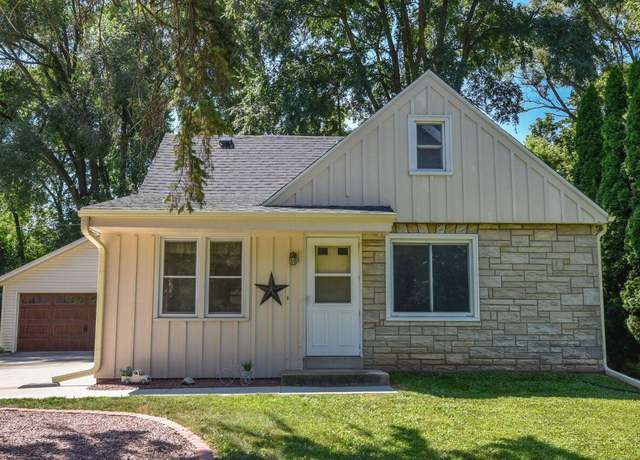 Property at 11007 W Wells St, Wauwatosa, WI 53226, 4 beds, 1 bath
