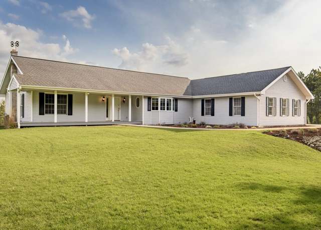 Property at 403 Morrissey Dr, North Prairie, WI 53153, 3 beds, 3 baths