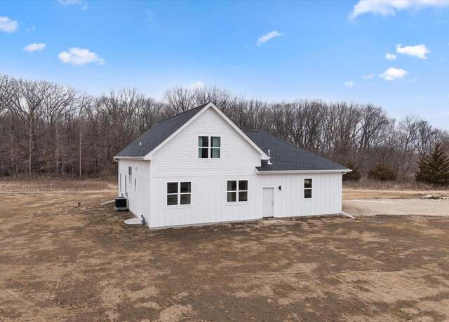 Property at 1089 State Road 164 Hwy, Hubertus, WI 53033, 3 beds, 2 baths