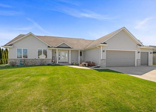 Property at 256 E Redding Cir, Belgium, WI 53004, 3 beds, 2 baths