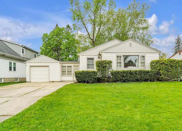 Property at 6219 N Willow Glen Ln, Glendale, WI 53209, 3 beds, 1 bath