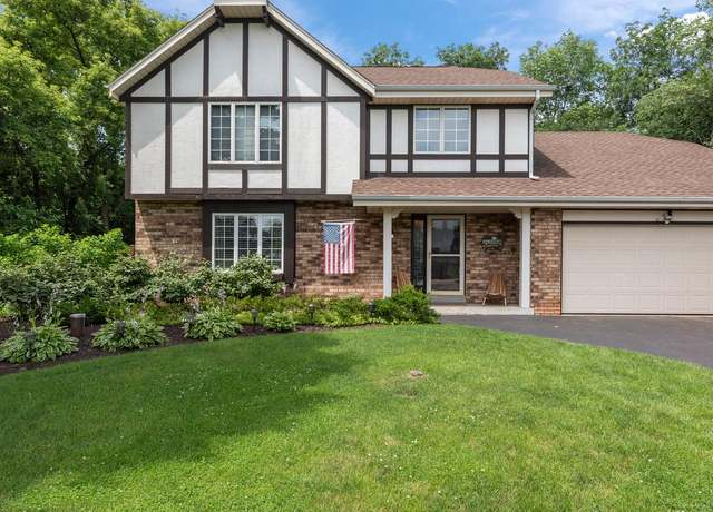 Property at W275S4437 Green Country Rd, Waukesha, WI 53189, 3 beds, 2.5 baths