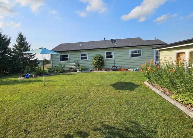 Property at 3279 Lighthouse Ln, West Bend, WI 53090, 3 beds, 1.5 baths