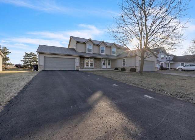 Property at 301 N 8th St, Waterford, WI 53185, 6 beds, 3 baths