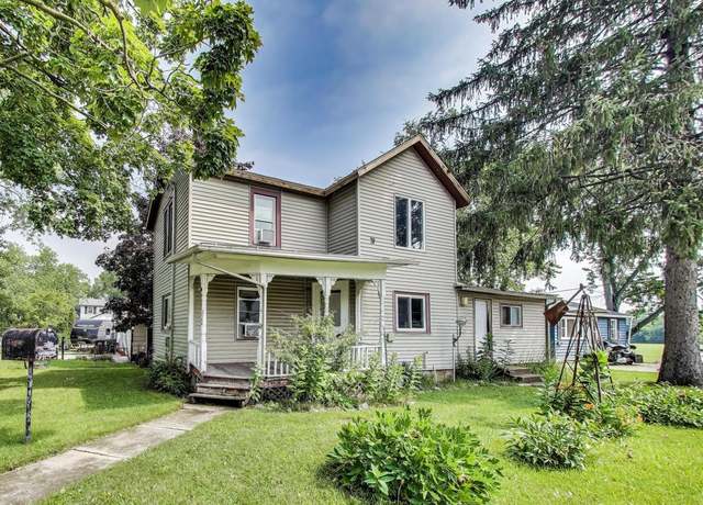 Property at 822 8th Ave, Union Grove, WI 53182, 2 beds, 1 bath
