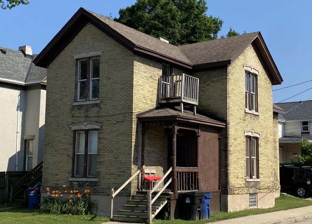 Property at 1011 10th St, Racine, WI 53403, 5 beds, 2 baths