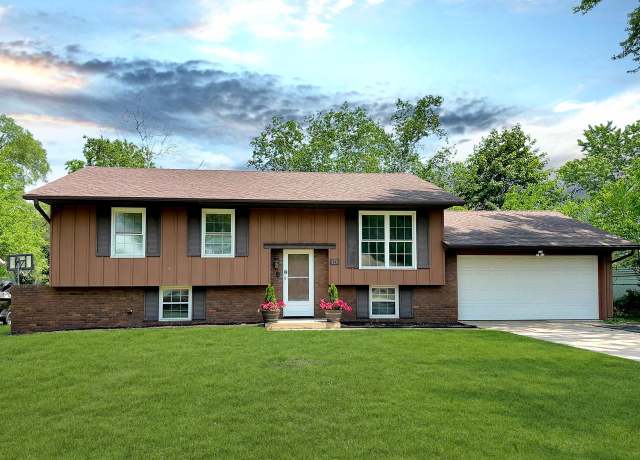 Property at 126 17th Avenue North Ave, Onalaska, WI 54650, 4 beds, 2 baths