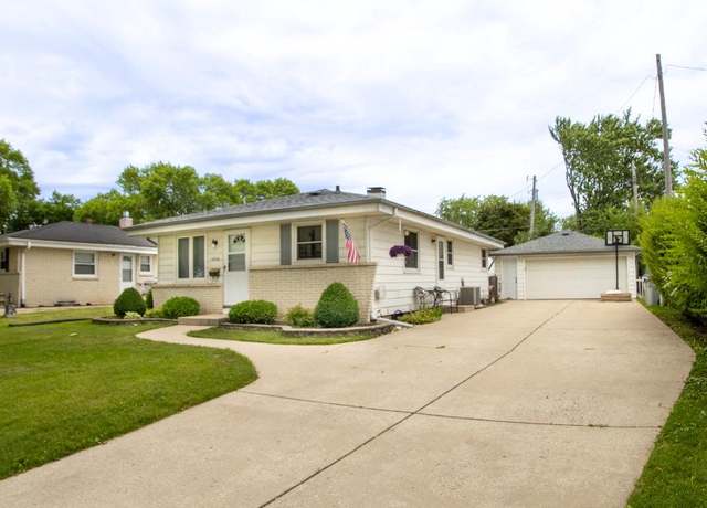 Property at 10516 W Stark St, Milwaukee, WI 53225, 3 beds, 1 bath