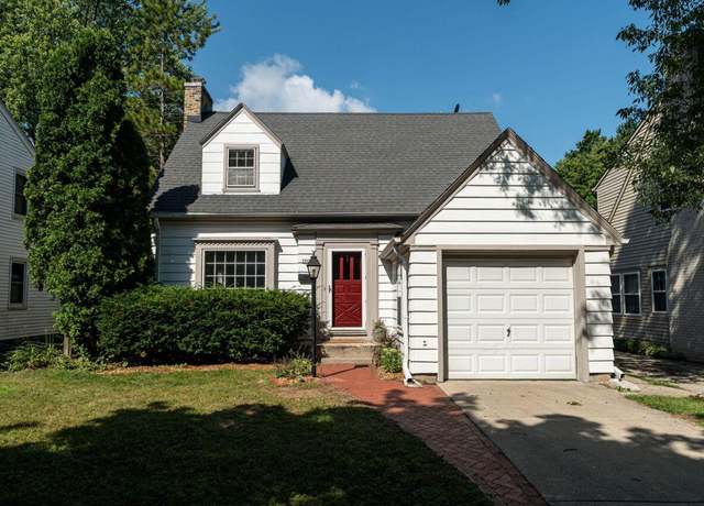 Property at 5007 N Santa Monica Blvd, Whitefish Bay, WI 53217, 3 beds, 1.5 baths