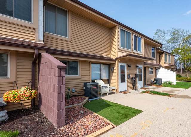Property at 1914 W Salem St, Milwaukee, WI 53221, 2 beds, 1.5 baths