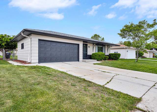 Property at 3826 S 15th St, Sheboygan, WI 53081, 3 beds, 2.5 baths