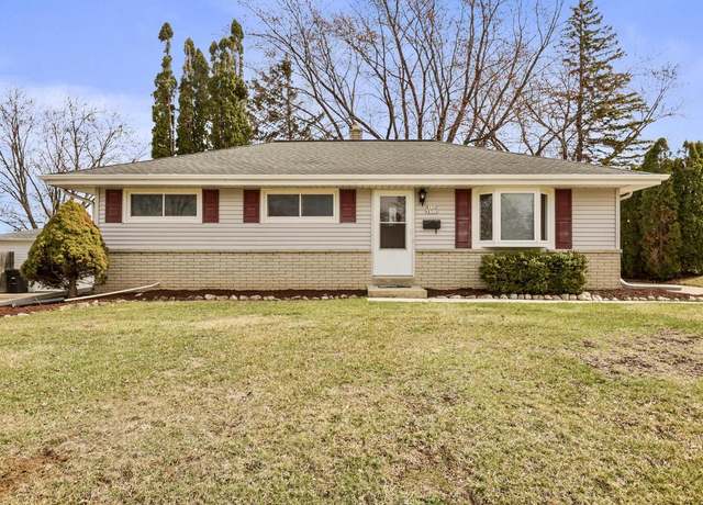 Property at W150N8312 Saxony Dr, Menomonee Falls, WI 53051, 3 beds, 1.5 baths