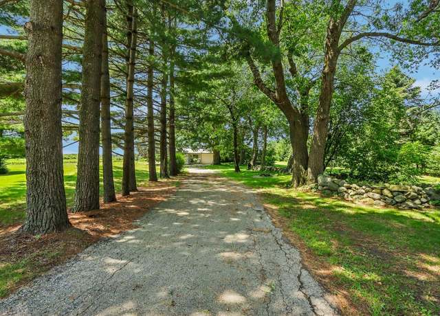 Property at W260N8599 State Road 164, Hartland, WI 53029, 3 beds, 2.5 baths