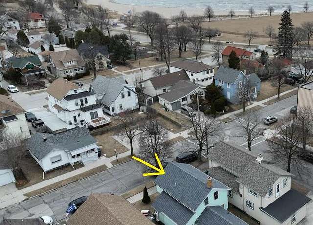 Property at 325 Washington Ct, Sheboygan, WI 53081, 3 beds, 2 baths