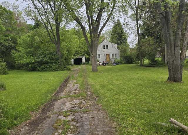 Property at 2976 S 130th St, New Berlin, WI 53151, 3 beds, 1 bath