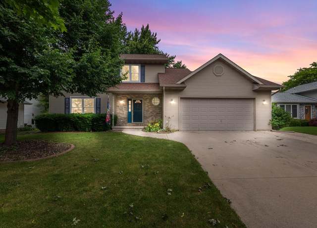Property at 1001 Bluehill Ave, Fond Du Lac, WI 54935, 4 beds, 2.5 baths