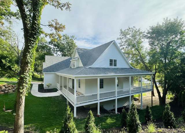 Property at 5598 West Shore Dr, Elkhorn, WI 53121, 7 beds, 6.5 baths