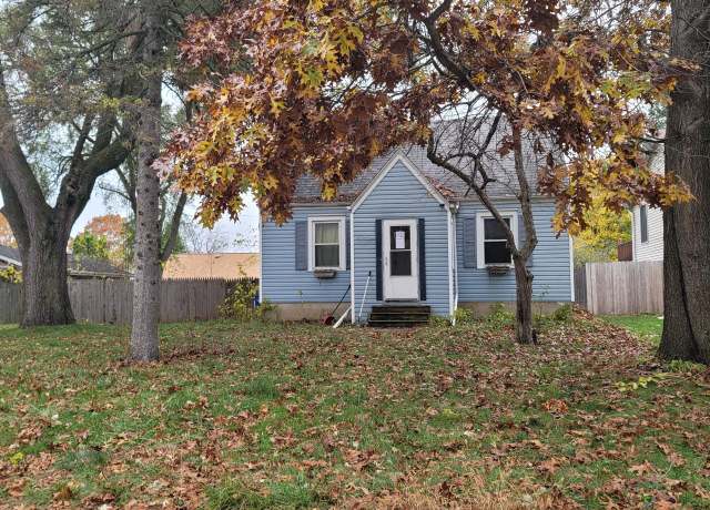 Property at 1820 83rd St, Kenosha, WI 53143, 2 beds, 1 bath