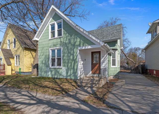 Property at 912 Clara Ave, Sheboygan, WI 53081, 3 beds, 1.5 baths