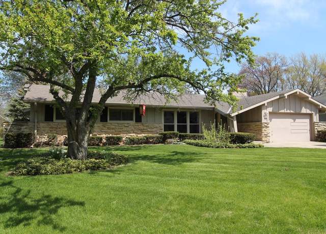 Property at 8570 N Greenvale Rd, Bayside, WI 53217, 4 beds, 1.5 baths
