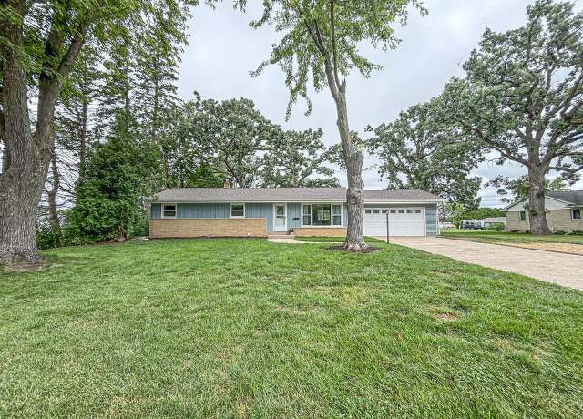 Property at 317 White St, Fort Atkinson, WI 53538, 3 beds, 2.5 baths