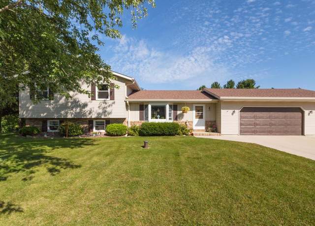 Property at 3268 Valley View Rd, Hartford, WI 53027, 4 beds, 2 baths