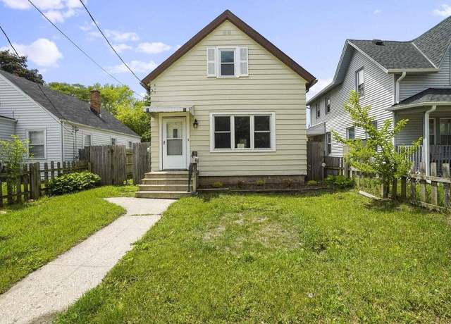 Property at 4606 25th Ave, Kenosha, WI 53140, 3 beds, 1.5 baths
