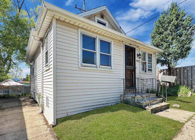 Property at 6913 W Main St, Milwaukee, WI 53214, 1 bed, 1 bath