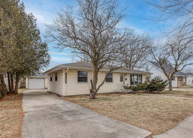 Property at 1702 N 26th St, Sheboygan, WI 53081, 3 beds, 1 bath