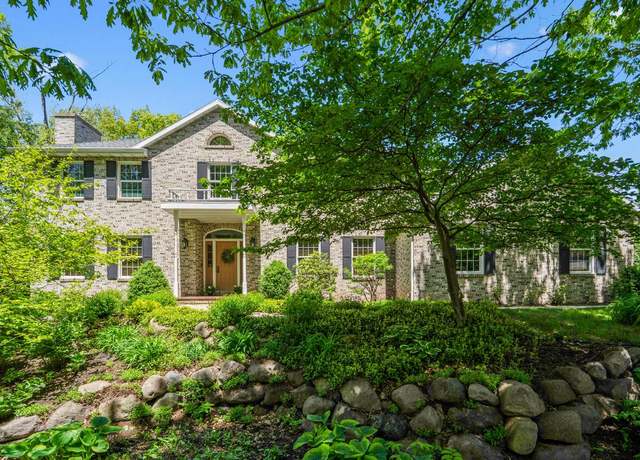 Property at 79 Oakridge Ct, Fond Du Lac, WI 54937, 5 beds, 4.5 baths