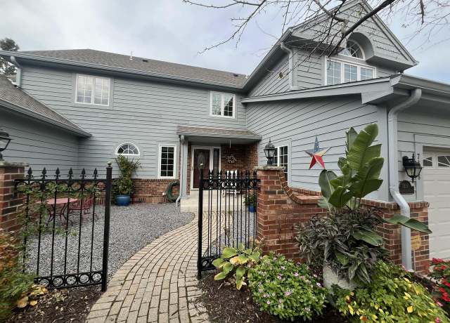 Property at 7418 W Morningside Ct, Franklin, WI 53132, 2 beds, 3 baths
