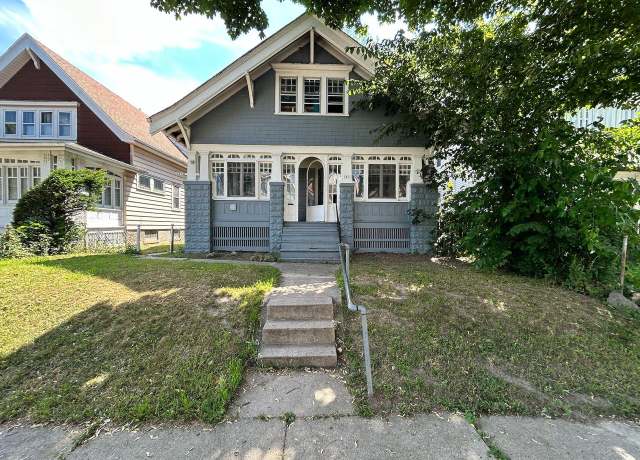 Property at 2421 W Auer Ave, Milwaukee, WI 53206, 4 beds, 2 baths