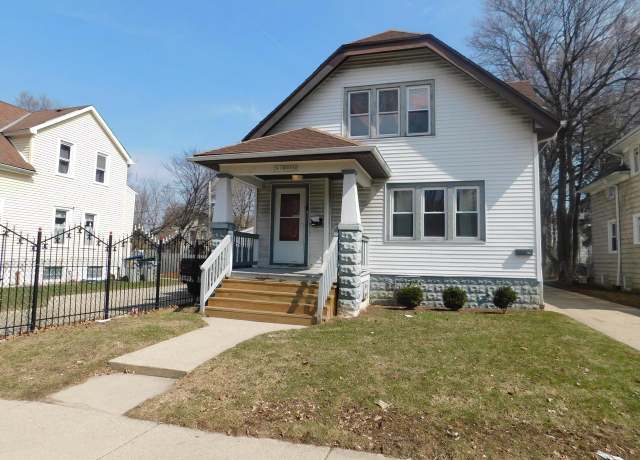 Property at 3616 N Vel R Phillips Ave, Milwaukee, WI 53212, 4 beds, 2 baths