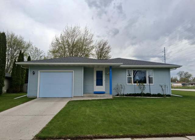 Property at 3606 S 10th St, Sheboygan, WI 53081, 2 beds, 1 bath