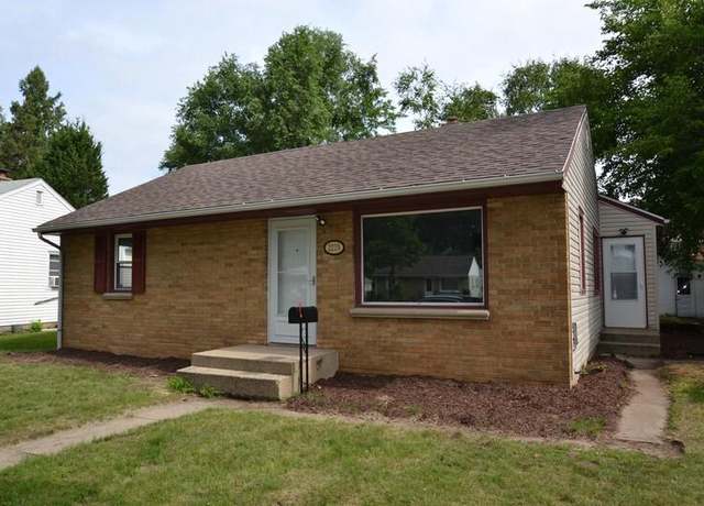 Property at 2220 W Neil Pl, Milwaukee, WI 53209, 3 beds, 1 bath