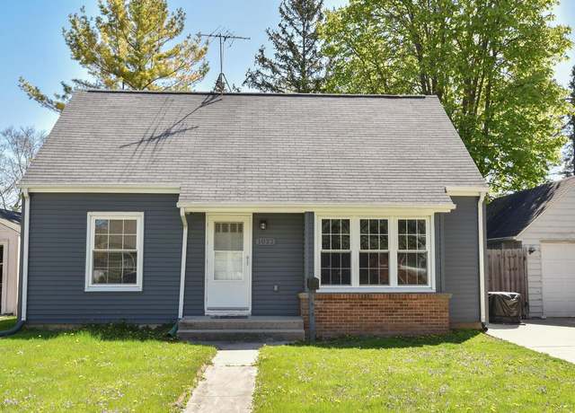 Property at 1022 7th Ave, Grafton, WI 53024, 3 beds, 1 bath