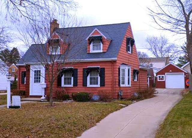 Property at 2424 S 77th St, West Allis, WI 53219, 3 beds, 2 baths
