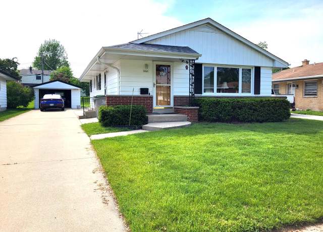 Property at 3843 S 95th St, Milwaukee, WI 53228, 3 beds, 1.5 baths