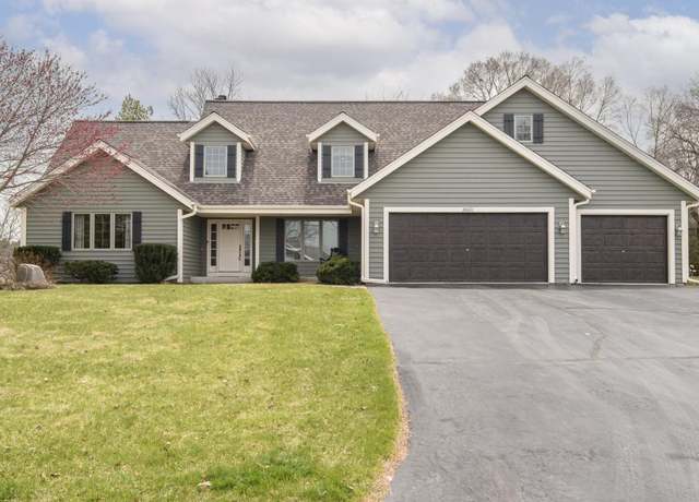 Property at N29W26601 Peterson Dr, Pewaukee, WI 53072, 4 beds, 3.5 baths