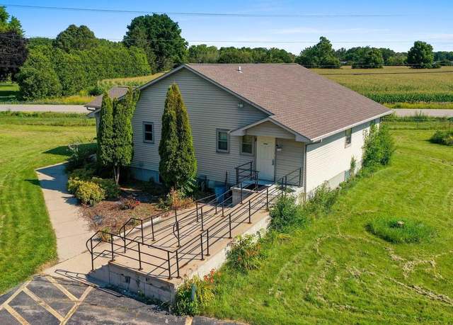 Property at 103 Kappell Dr, Neenah, WI 54956, 2 baths