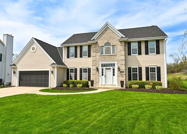 Property at W231N7943 Martin Ct, Sussex, WI 53089, 3 beds, 4 baths