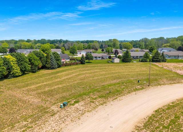 Property at 528 Rustic Ridge Dr, Brillion, WI 54110