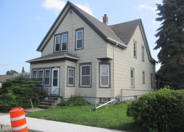 Property at 427 Michigan Ave, South Milwaukee, WI 53172, 6 beds, 2 baths