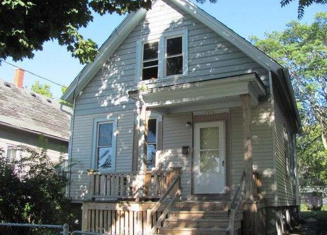 Property at 1856 N 24th Place North Pl, Milwaukee, WI 53205, 4 beds, 2.5 baths